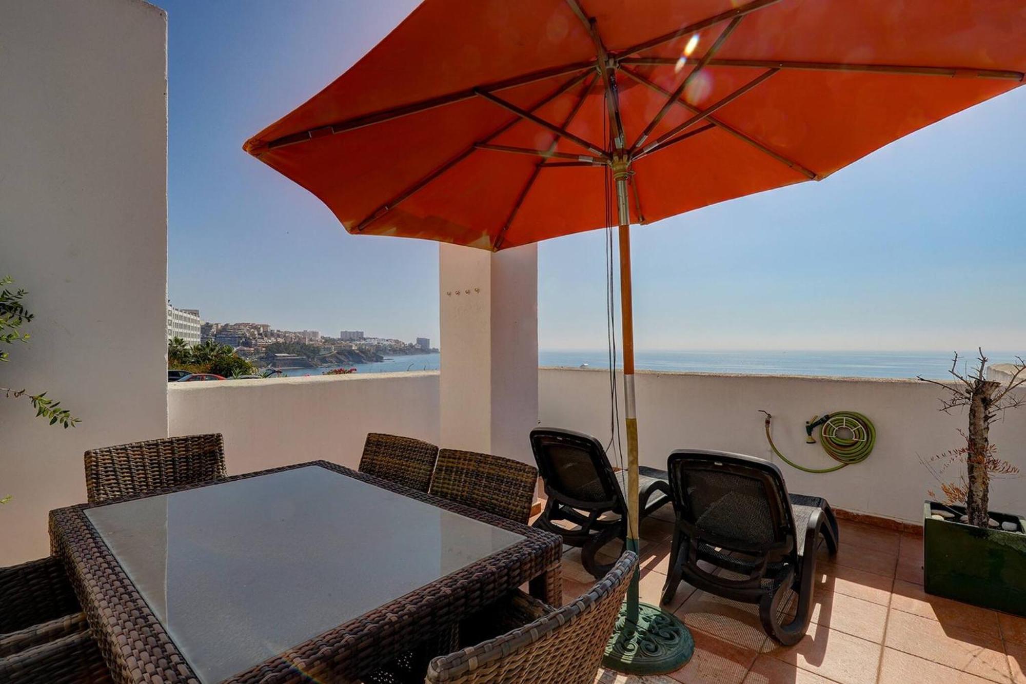 082 - Stunning Sea Views Beachfront 公寓 *